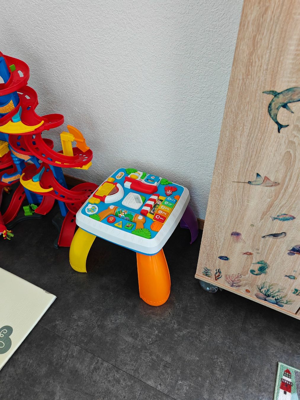 Fisher-Price Giocattoli: Spieltisch – Usato da Leimiswil venduto da Puschi23