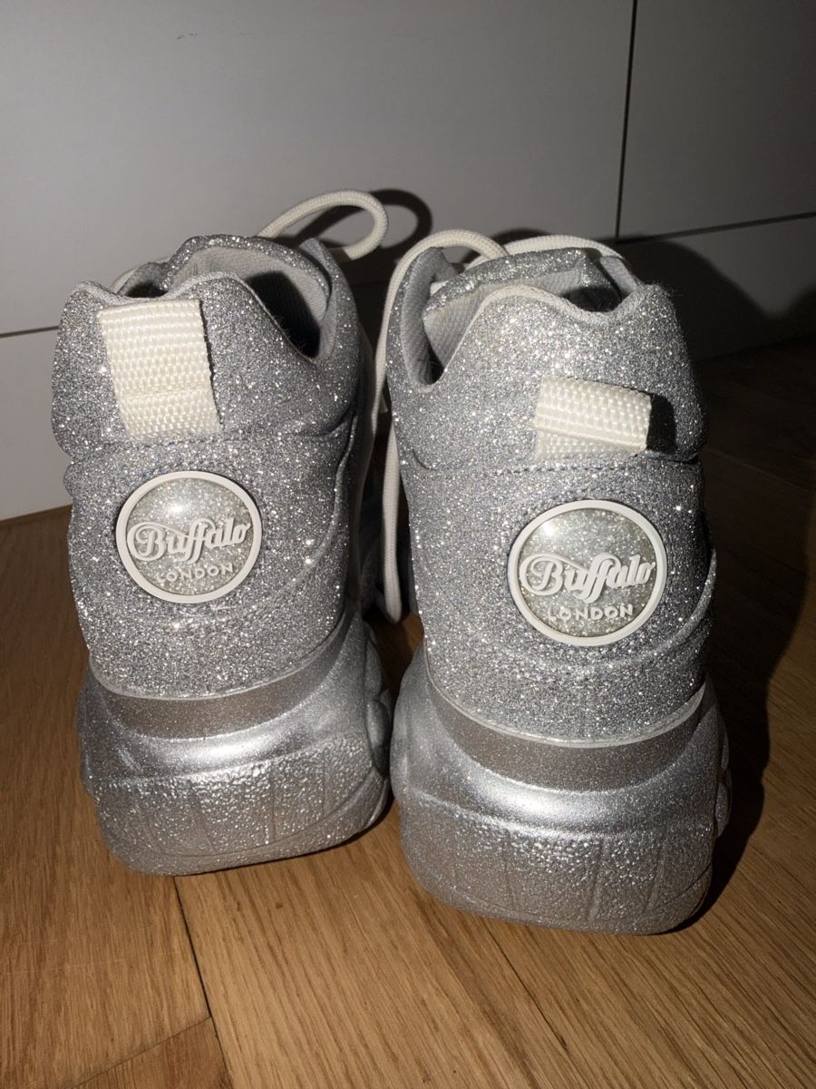 Buffalo Scarpe da donna: Buffalo Plattform Sneaker Glitzer Silber – Nuovo (secondo la descrizione) da Lenzburg venduto da Vani1313 2