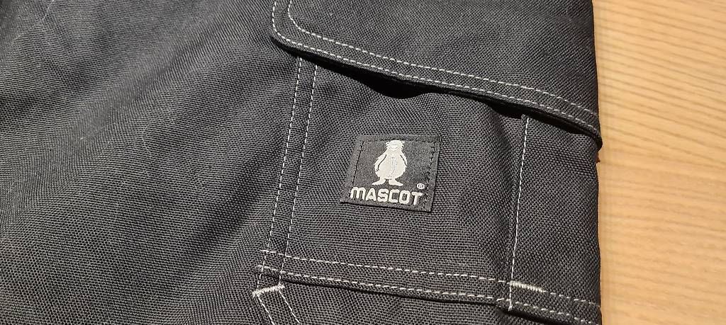 Pantaloni: Arbeitshose kurz Mascot – Usato da Brislach venduto da Chholz 2