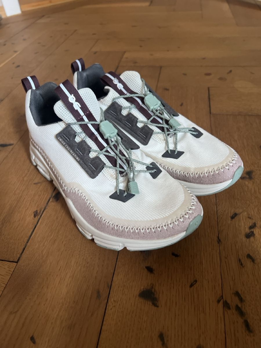 On Chaussures femmes: On Cloudaway – D'occasion à Zürich par Sarah552