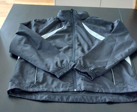 Sportliche Übergangsjacke Gr. L schwarz/grau Top Zustand