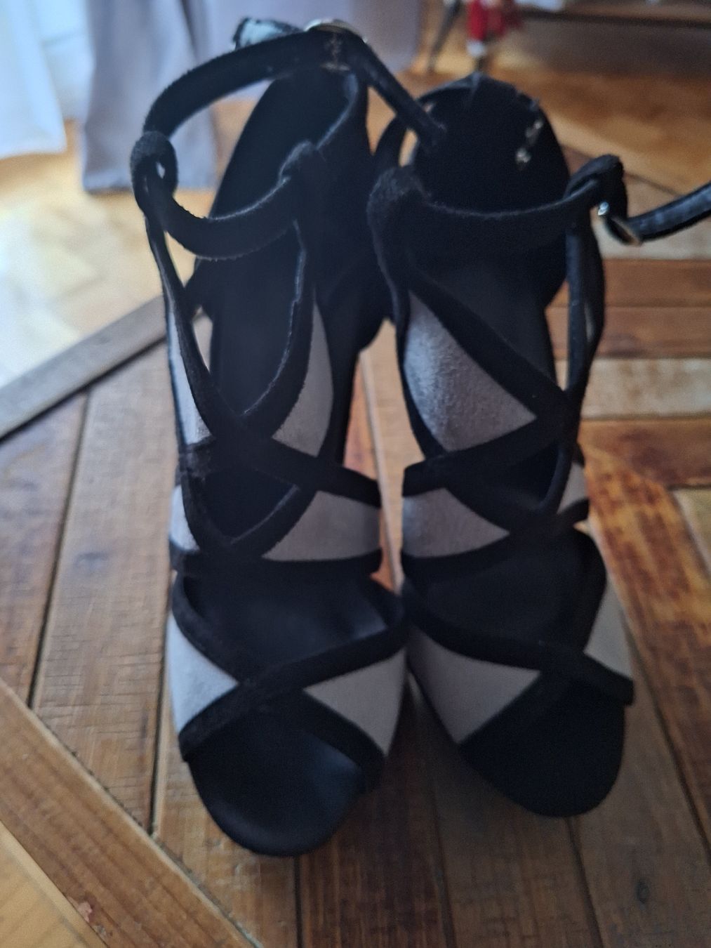 Scarpe da donna: Chaussures – Nuovo (secondo la descrizione) da Fribourg venduto da car_6vvs