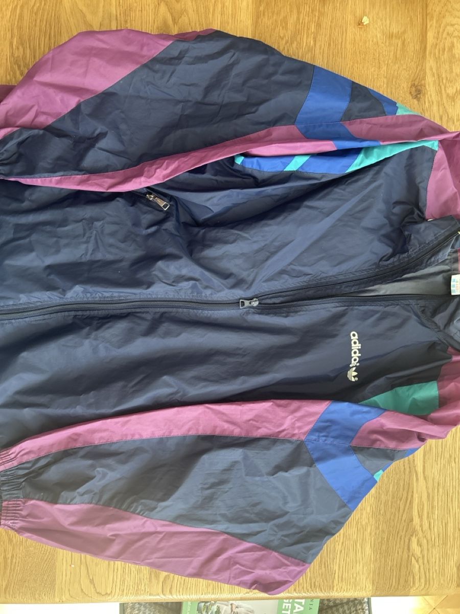 Adidas Jacken: Adidas Trainingsjacke Color blocking – Gebraucht aus Herisau von Renee30 1
