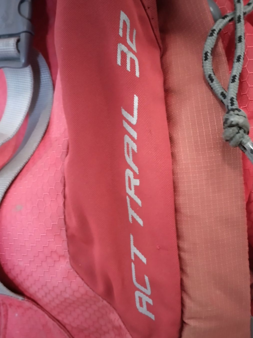Deuter Rucksäcke: Wanderrucksack Deuter Act trail 32 – Gebraucht aus Horw von  1