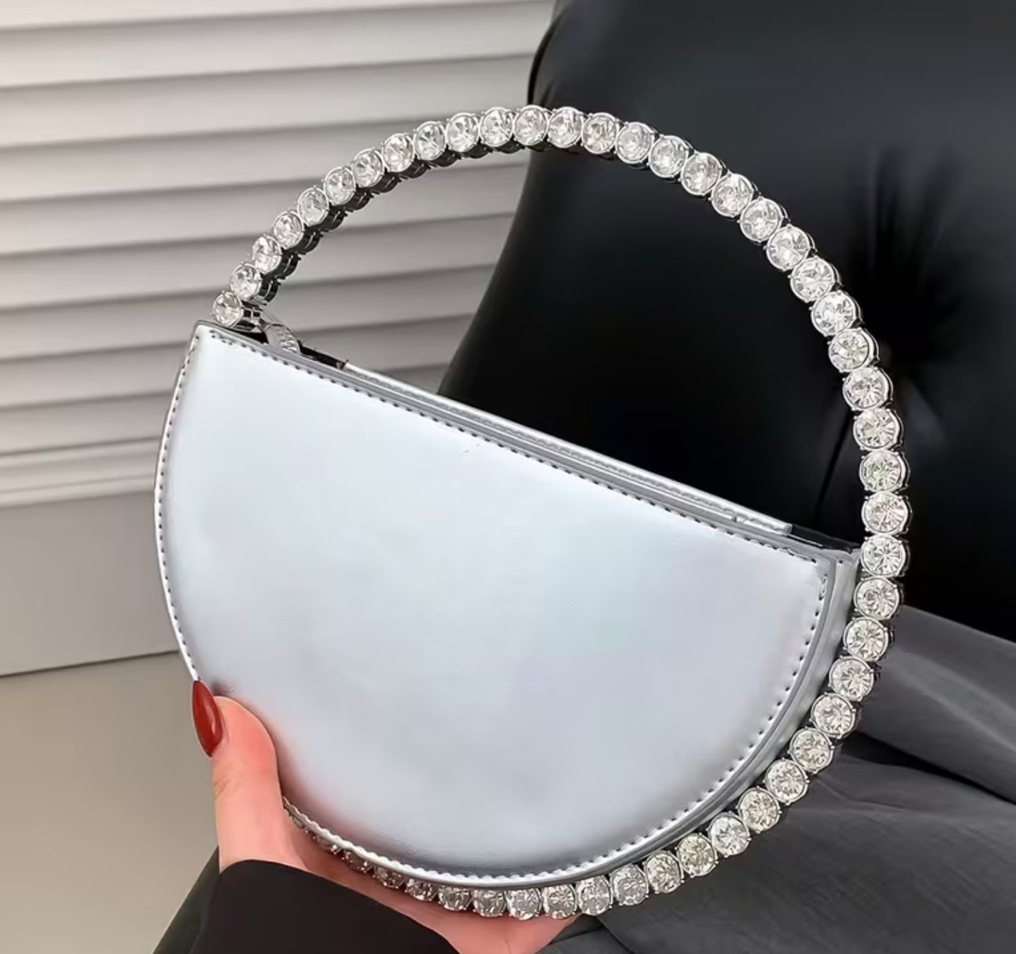 Borse da donna: Elegante Halbmond-Handtasche mit Strassgriff – Nuovo e nell'imballaggio originale da Reinach BL venduto da Deinfashion 7