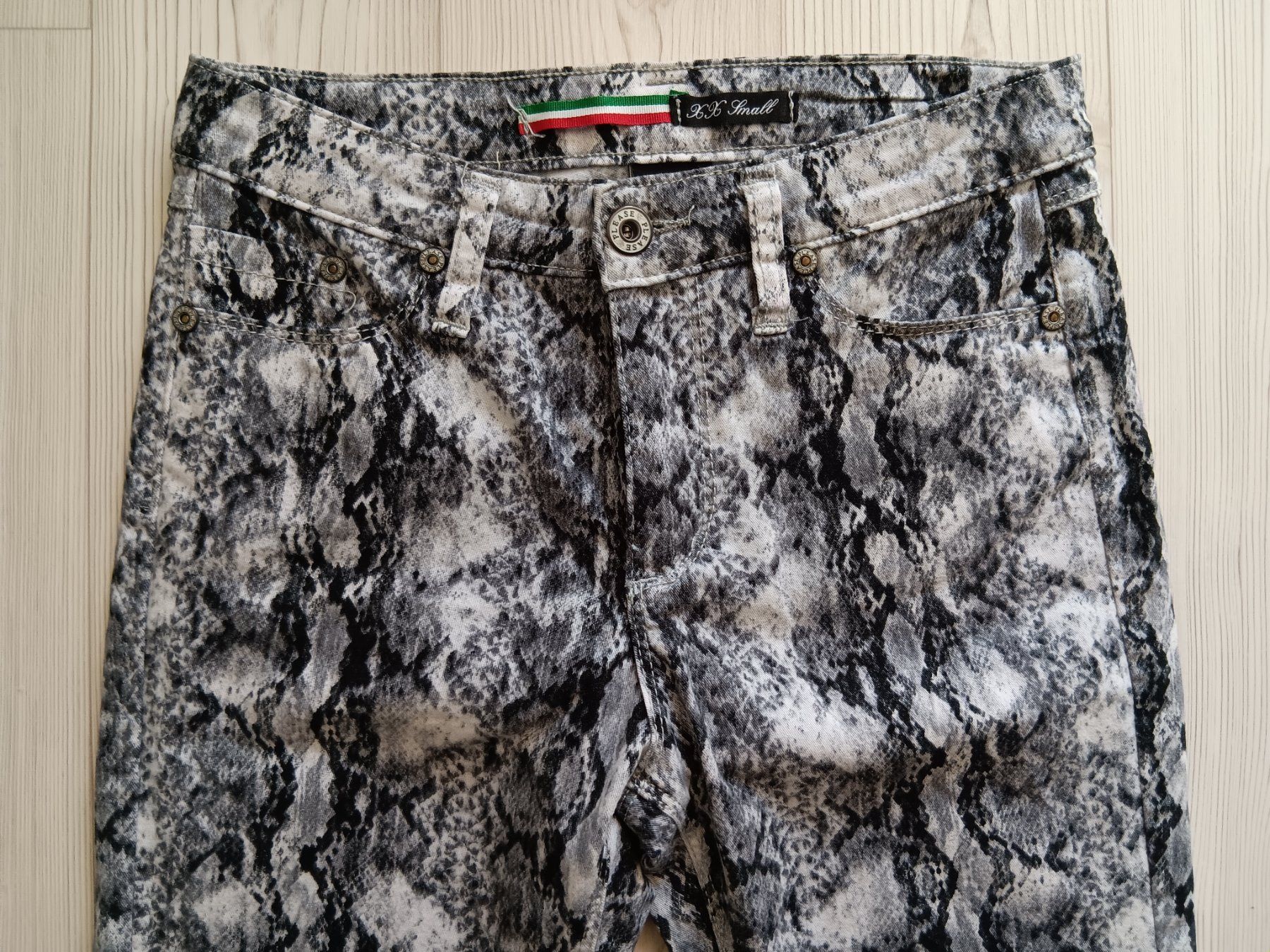 Please Jeans Jeans: PLEASE P78 Jeans taille / Grosse XXS – Gebraucht aus Cossonay-ville von Super-Price-Quality 1