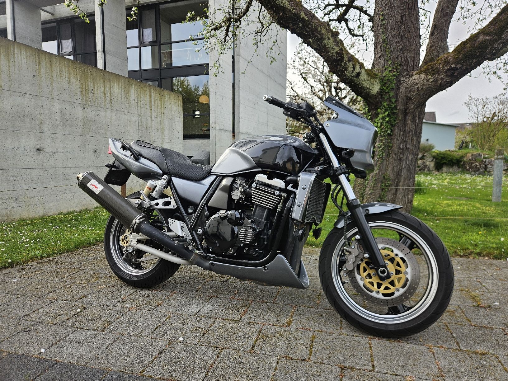 Kawasaki Strasse: Kawasaki ZRX 1100 – Gebraucht aus Münchenbuchsee von Snowrieder