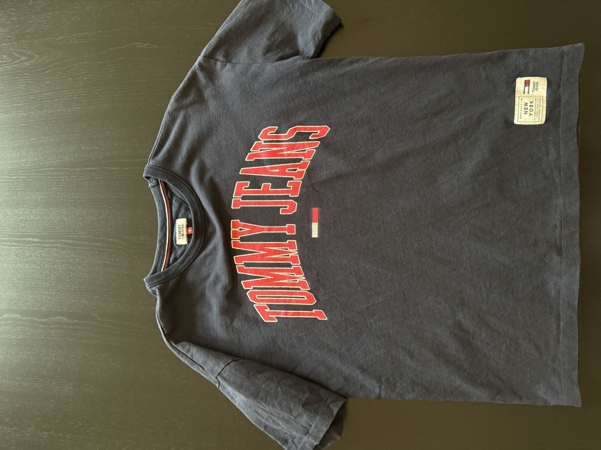Tommy Hilfiger T-shirt: Tommy Jeans Shirt – Usato da Suhr venduto da sr.96