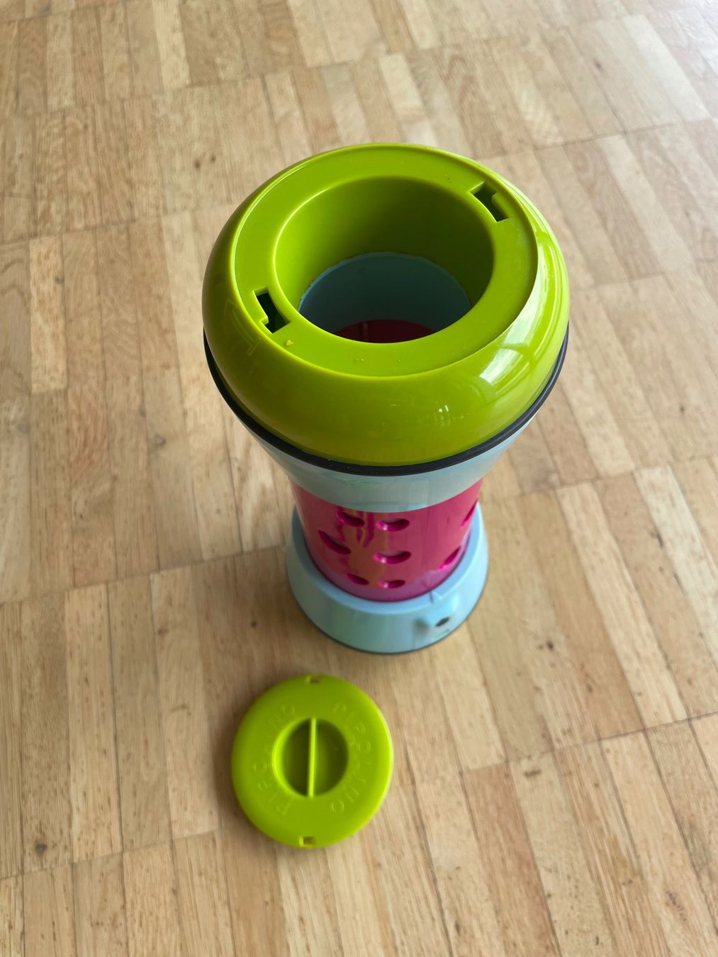 Spielzeuge: Pipolino Rolle Futter-Spender für Katze oder Hund – Gebraucht aus Köniz von Heinztop 3