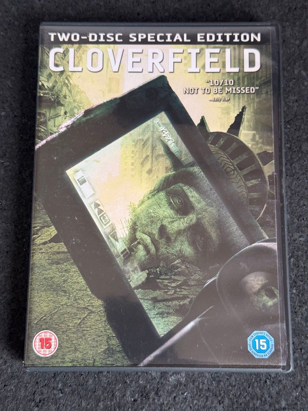 Alle DVDs: CLOVERFIELD two Disc Special Edition DVD EN (A) – Gebraucht aus Fribourg von tschjoly
