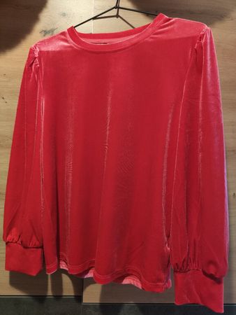 Rotes Samt-Shirt, neuwertig!