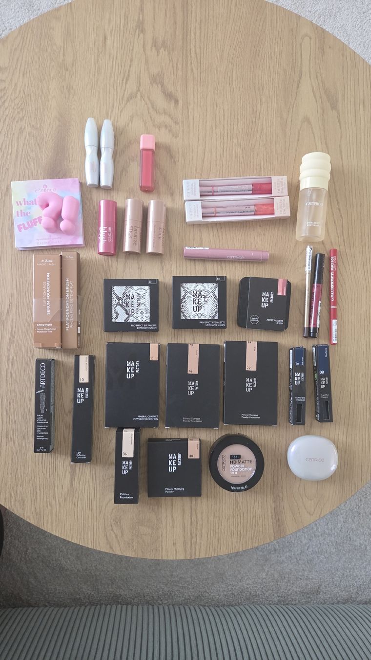 Make-up: Make-up Paket (div. Marken) – Nuovo (secondo la descrizione) da Mellingen venduto da law.kat