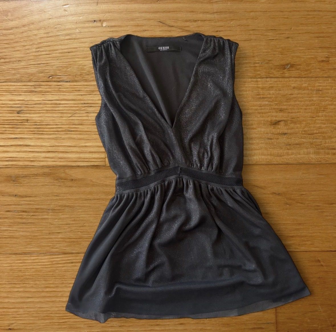 Guess Top: Guess schwarzes Glitzertop – Nuovo (secondo la descrizione) da Lausen venduto da sineri