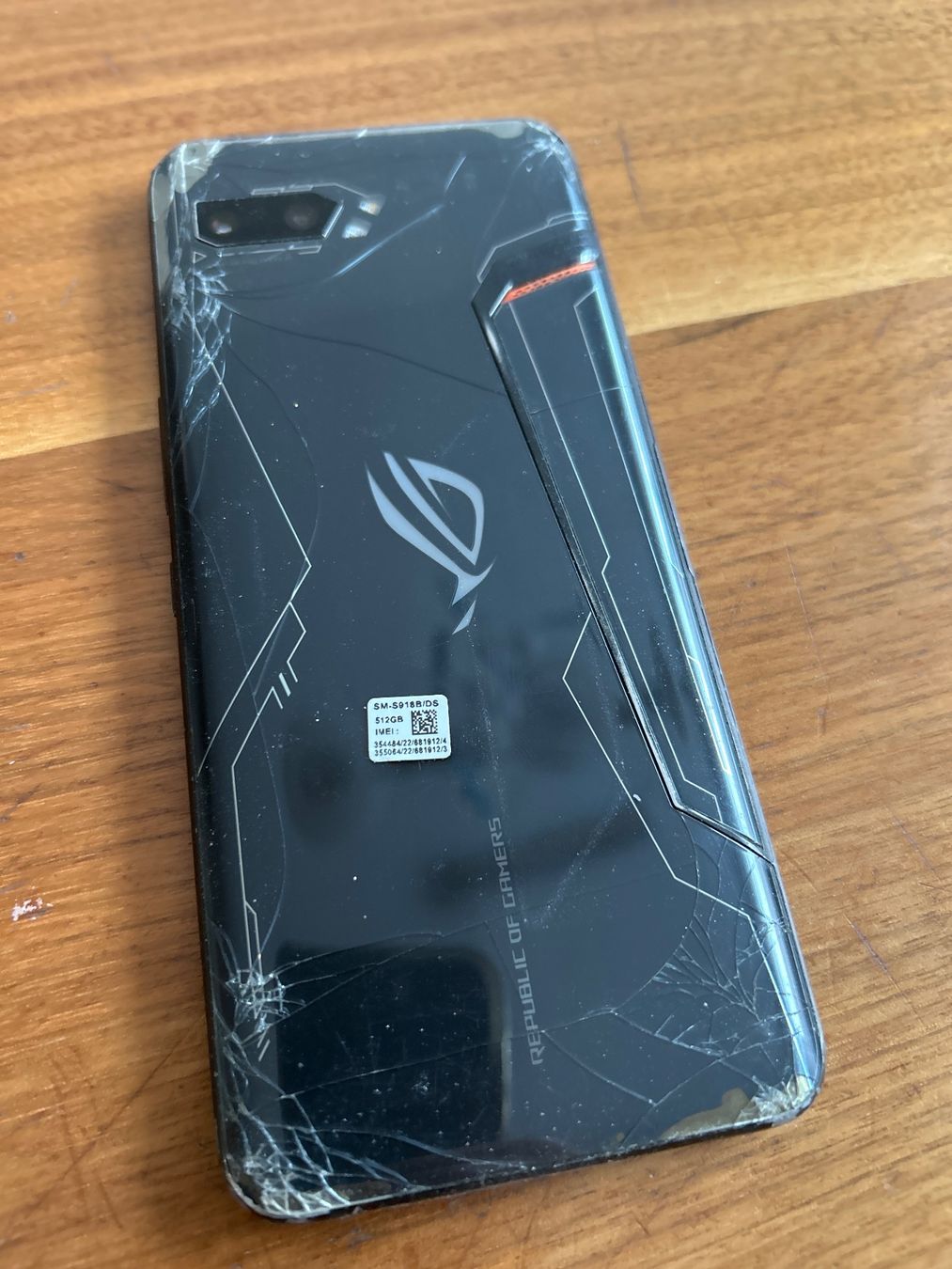 Asus Telefoni cellulari / Smartphones: Asus ROG Phone 2 ab 1.- – Usato da Balzers venduto da PokeTradeFL 2