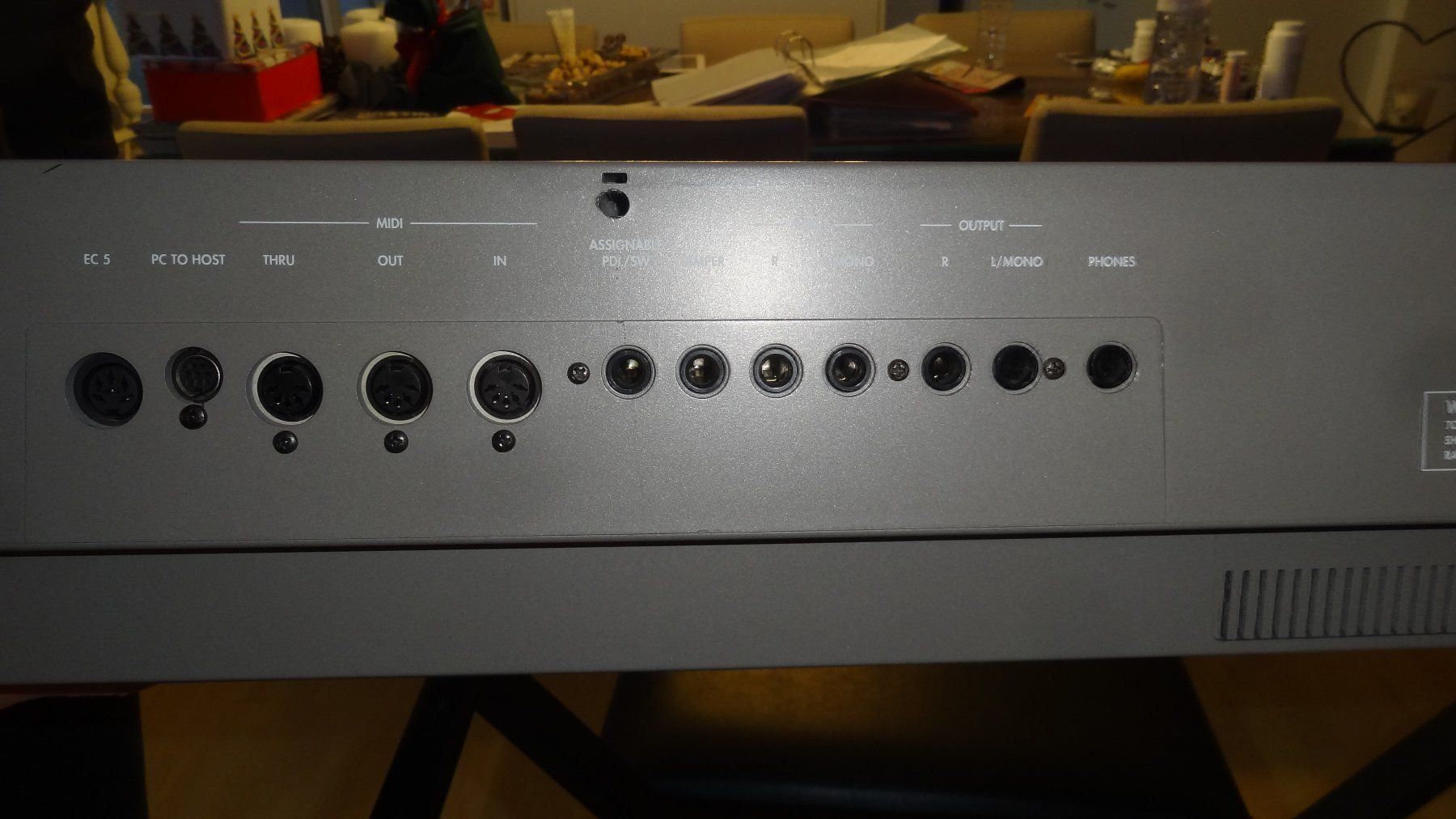 Korg Strumenti musicali: Keyboard KORG IS 40 – Usato da Bremgarten AG venduto da Rhoru 5