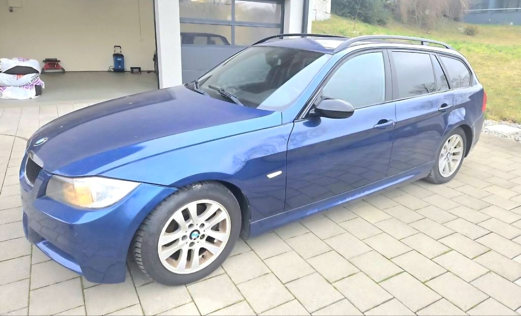 BMW Automobili: BMW 320d Touring ab 1.- – Usato da Illnau venduto da delacruz18 1