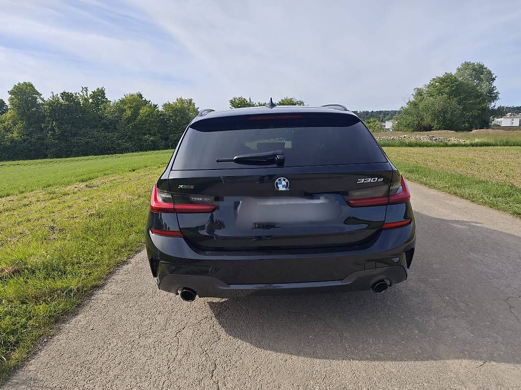 BMW Automobili: BMW 330e xTouring Hybrid M Paket – Usato da Dietlikon venduto da rotshalimar 3