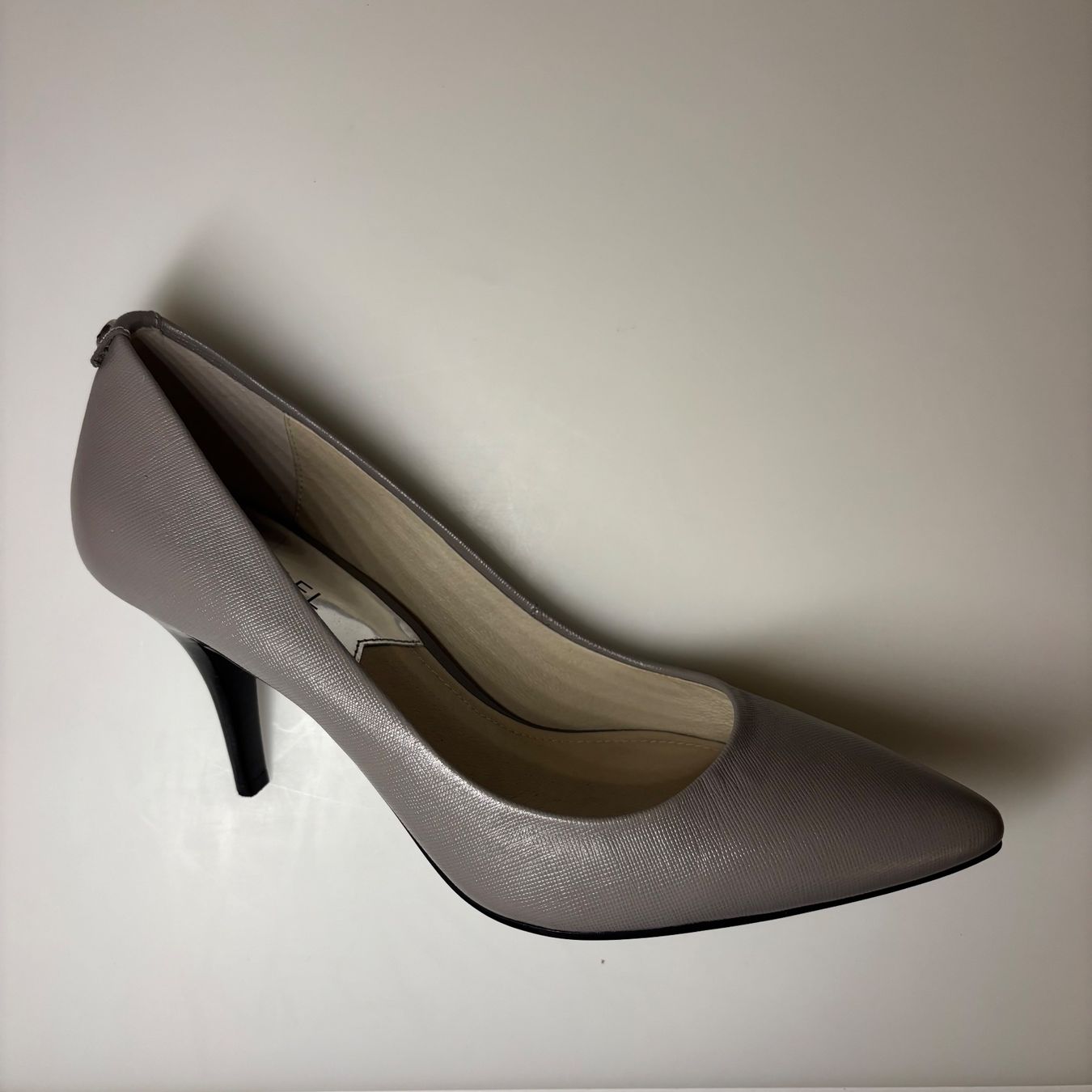 Michael Kors Scarpe da donna: Michael Kors: Pumps (Leder, grau) – Usato da Hinterkappelen venduto da hex_4vw 7