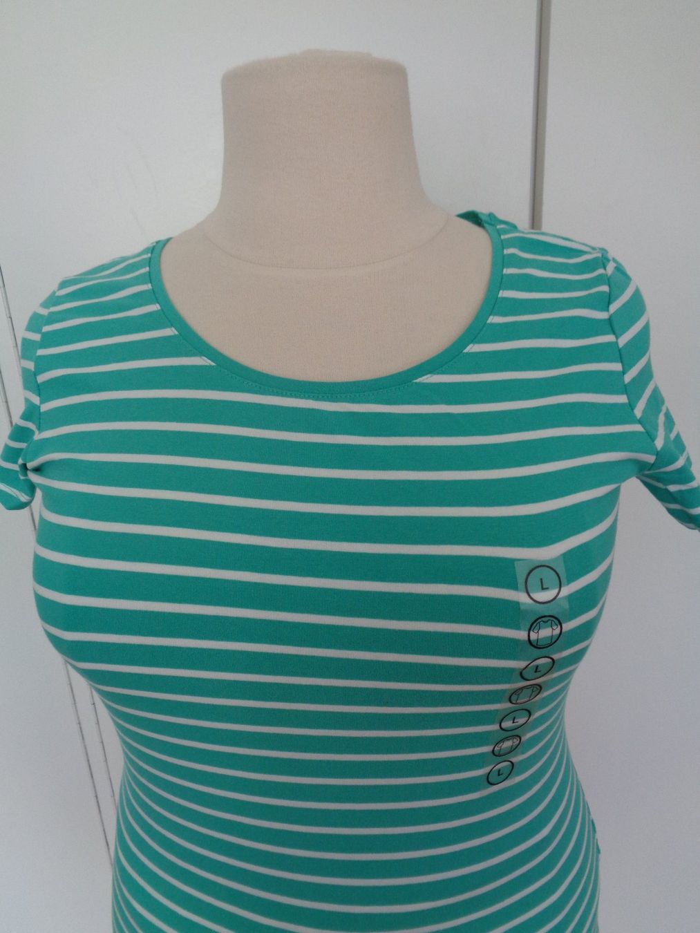T-shirt: T-shirt vert T. L – Nuovo (secondo la descrizione) da Marin-Epagnier venduto da Madja 1