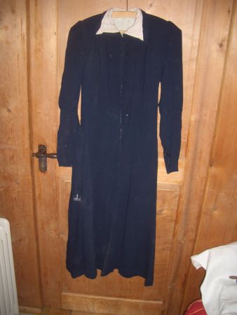 AntikesDamen Kleid schwarz langarm mit Knopfleiste gebraucht