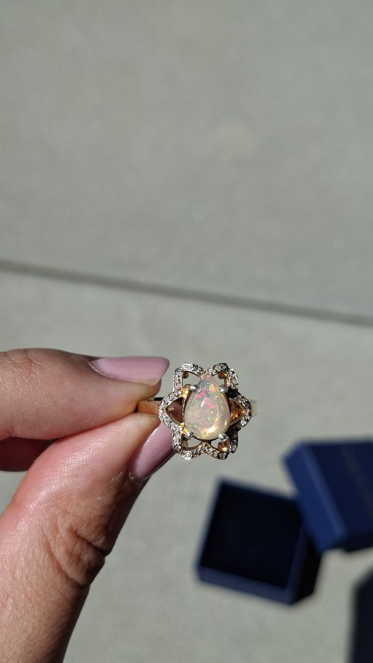Anelli: Wunderschöner Ring mit Opalstein aus vergoldetem Silber – Nuovo e nell'imballaggio originale da Diepoldsau venduto da gru_j72q 1