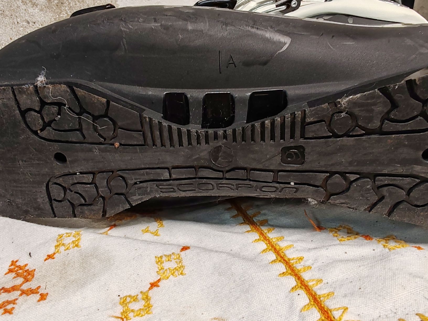 Scarpe da uomo: Skischuhe Dalbello Gr. 45 – Usato da Bern venduto da estephono 6