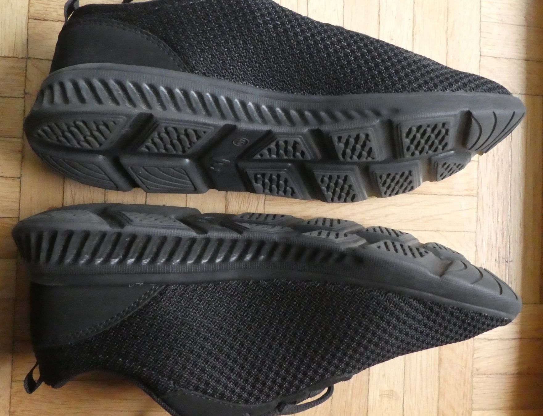Damenschuhe: Schwarze Vty Freizeitschuhe, Gr. 40, 1x getragen – Gebraucht aus Diessenhofen von Hundeseele 1