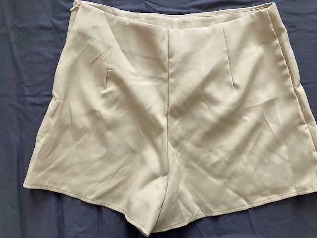 Shein Hosen: Short élégant rose poudre  taille L – Gebraucht aus Marin-Epagnier von rchouchouu 1