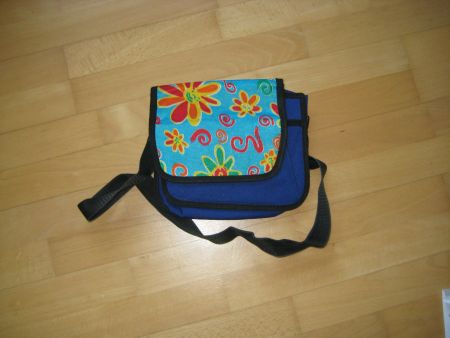 Kindergartentasche Funki dunkelblau mit türkis Blumendruck