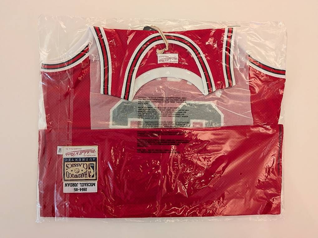 Mitchell & Ness Canottiere & Pantaloni: Michael Jordan, Bulls, 1984-85, Mitchell & Ness – Nuovo e nell'imballaggio originale da Ormalingen venduto da Rune86 1