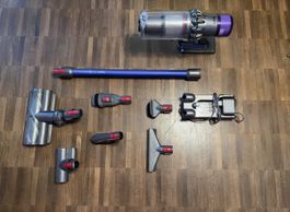 Dyson V11 Komplett Set- Akku und Filter neuwertig!!