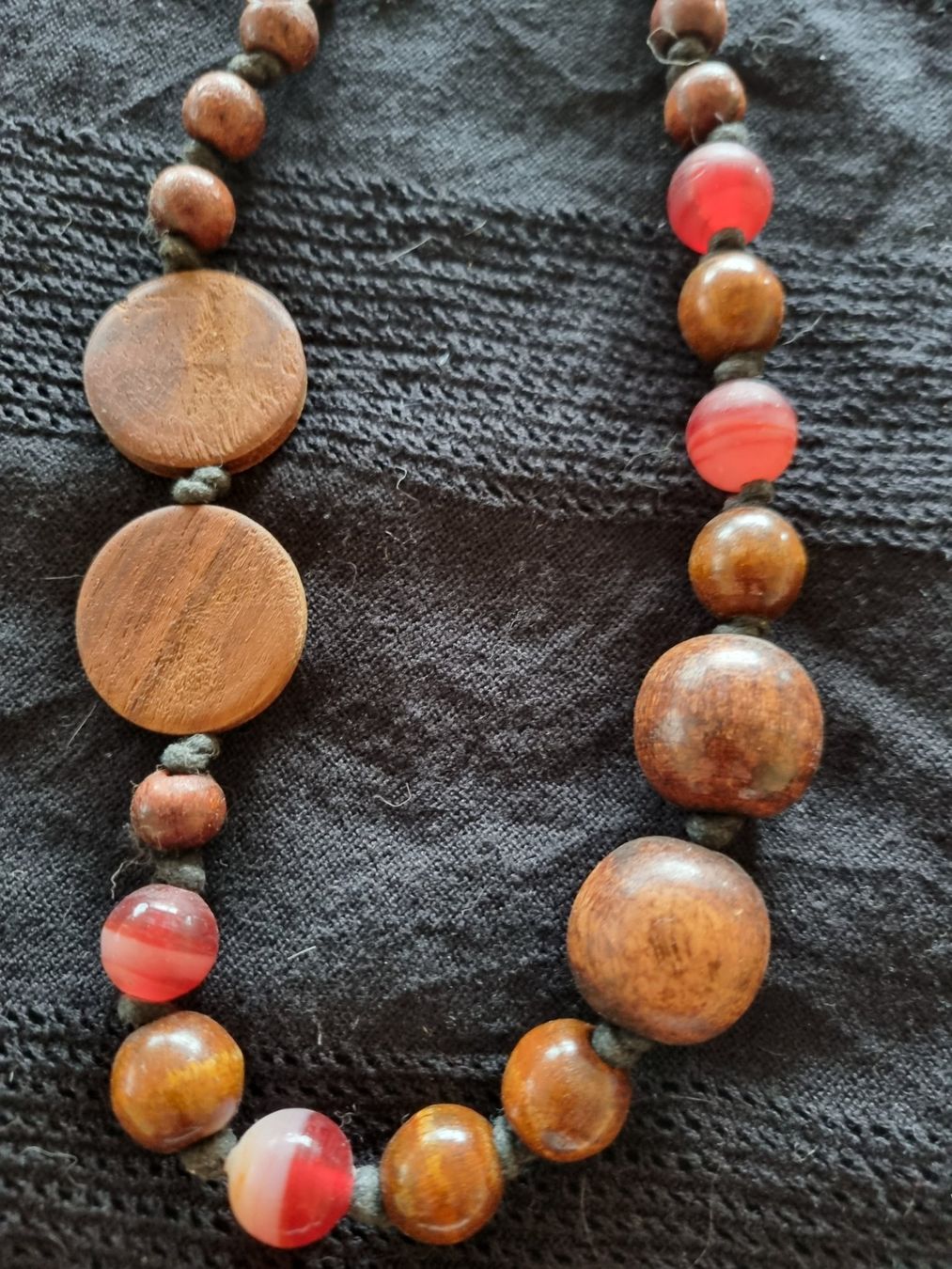 Catenine: Modeschmuck - Halskette aus Holz – Usato da Ueberstorf venduto da andreabruegger 1