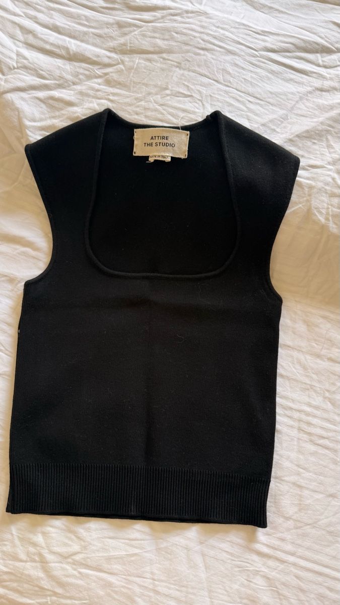 Top: Attire the Studio Top – Nuovo (secondo la descrizione) da Zürich venduto da lea_xvg5