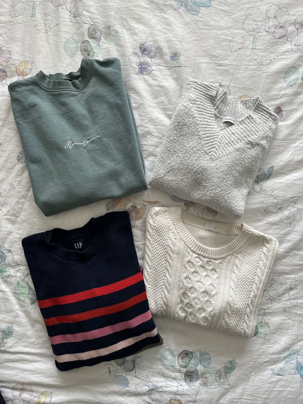 Lotti di vestiti: Schöne bequeme Pullis – Usato da Ormalingen venduto da nude.knits