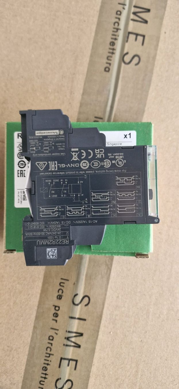 Schneider Componenti elettronici: Multifunktionsrelais Neuwertig – Usato da Ballwil venduto da mic_6q56