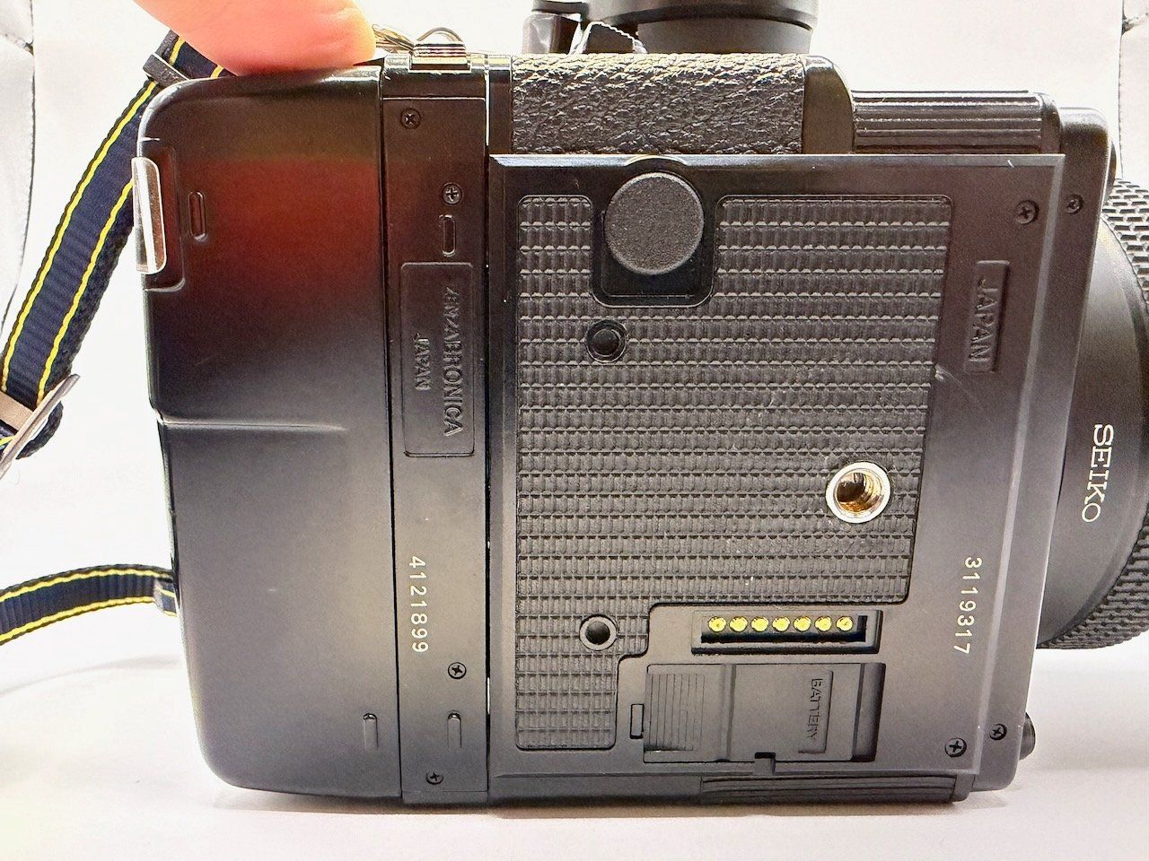 Bronica Fotocamera: Bronica GS-1 6x7 PG 100 + viseur – Usato da Biel/Bienne venduto da kiouk 8