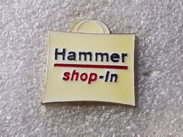 Ansteckpin 98: Hammer Shop In