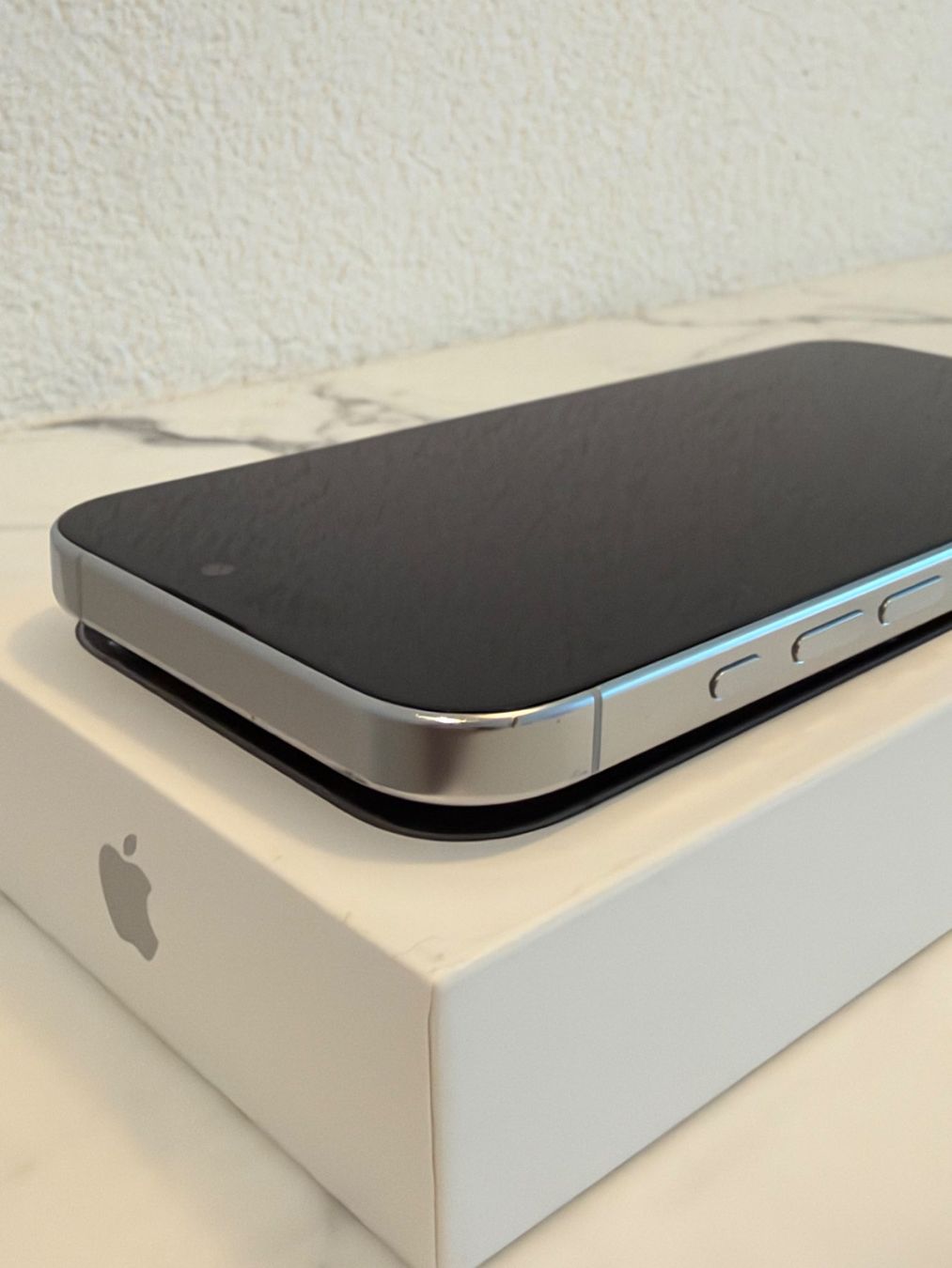 Apple Telefoni cellulari / Smartphones: Apple iPhone 16 Pro - 512GB - White Titanium – Usato da Oberwil-Lieli venduto da ticino122 5