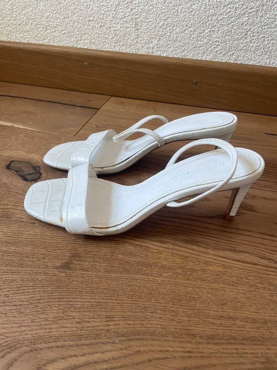 Zara Scarpe da donna: Zara heeled sandals, white, size 39. – Usato da Roche VD venduto da closetcleanse