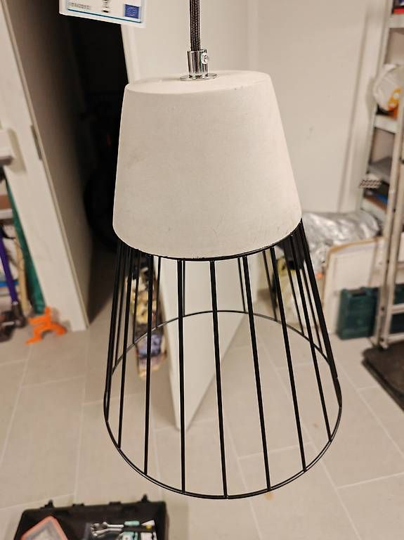 Lampen: Luminaire béton - métal  – Gebraucht aus Penthaz von GGE01