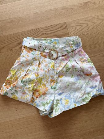 Zimmermann Blümchen Shorts mit Gürtel, Grösse 0, Top!
