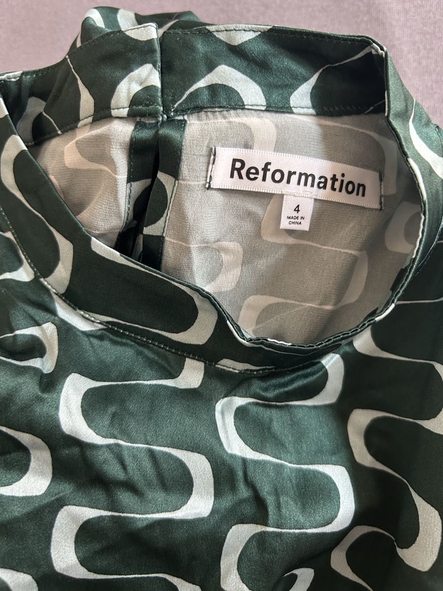 Reformation Kleider: Reformation Silk Midi Dress – Neu (gemäss Beschreibung) aus St.Josefen von lop_lh8d 2