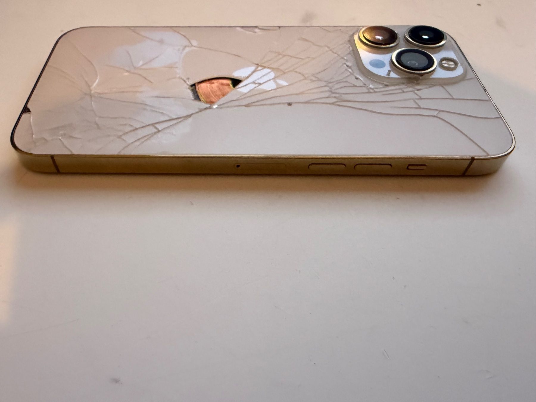 Apple Portables: APPLE iPhone 13 Pro Max iCloud gesperrt – Défectueux à Pratteln par Compsell 2