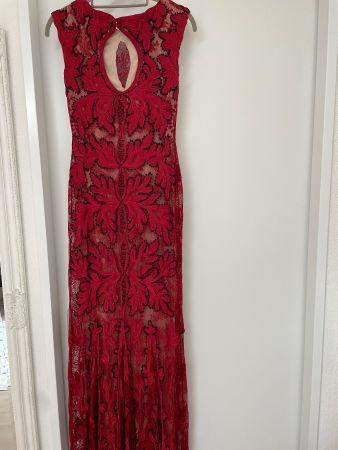 Rotes Spitzenkleid von Phase eight, - Neuwertig!