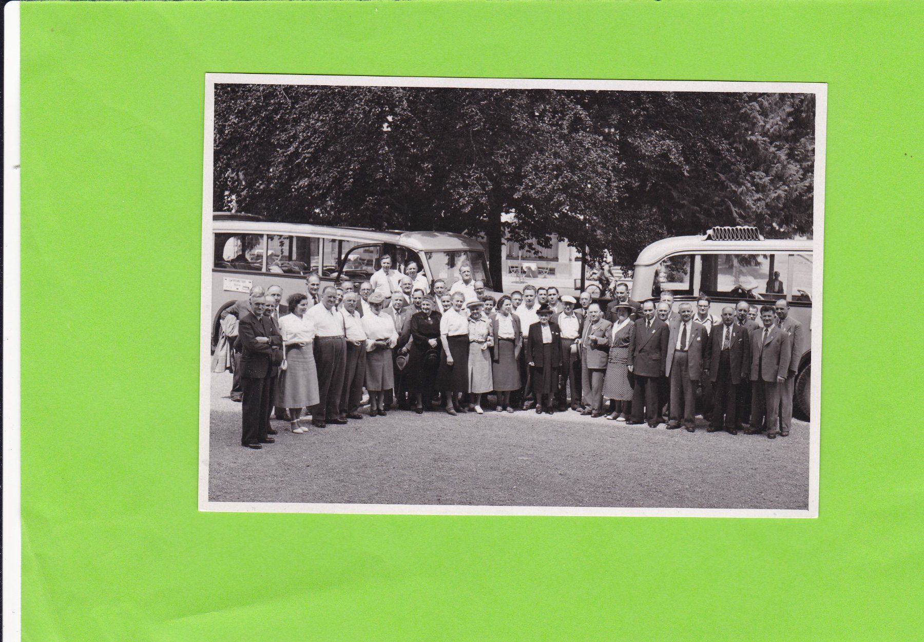 Cartoline postali: Personen vor Oldtimer-Bussen – Usato da St. Peterzell venduto da neckertal