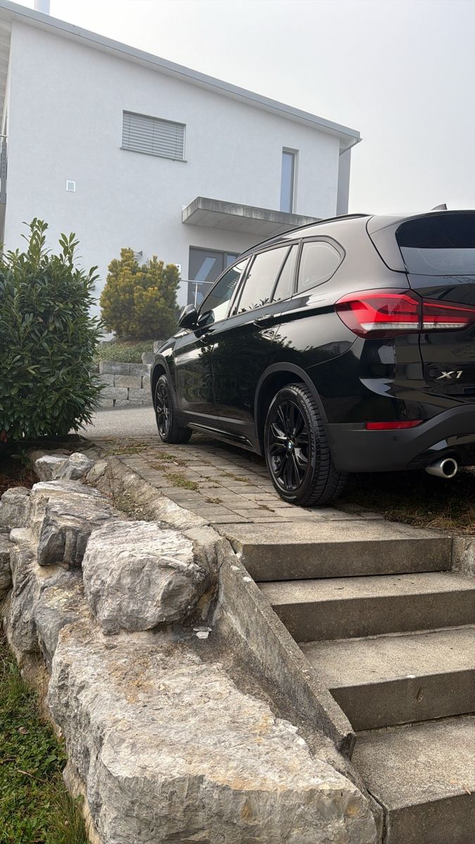 BMW Autos: BMW X1 18isdrive – D'occasion à Flamatt par wai_cv5k 2