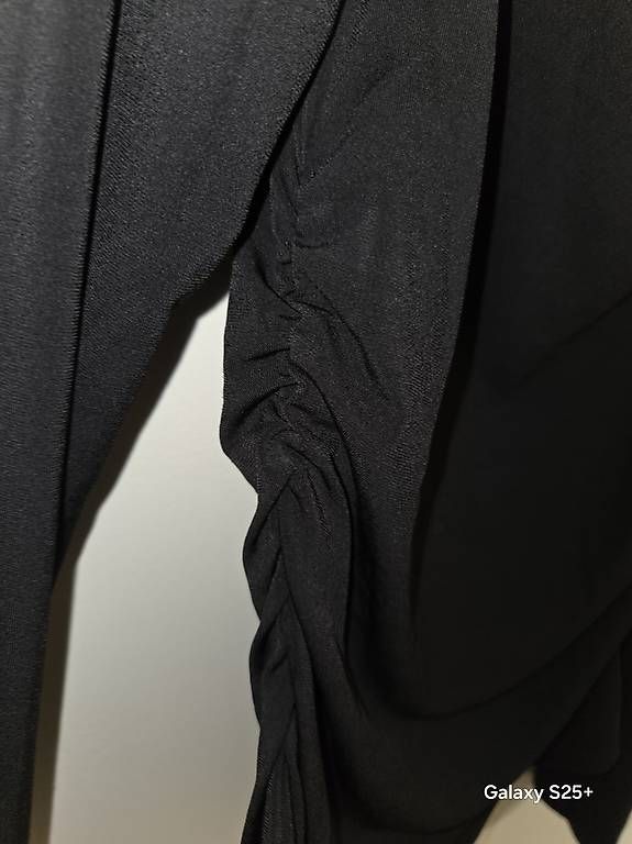 Maglioni & Felpe: Langarmshirt mit Runden Ausschnitt – Usato da St. Gallen venduto da ruz_t5lk 3