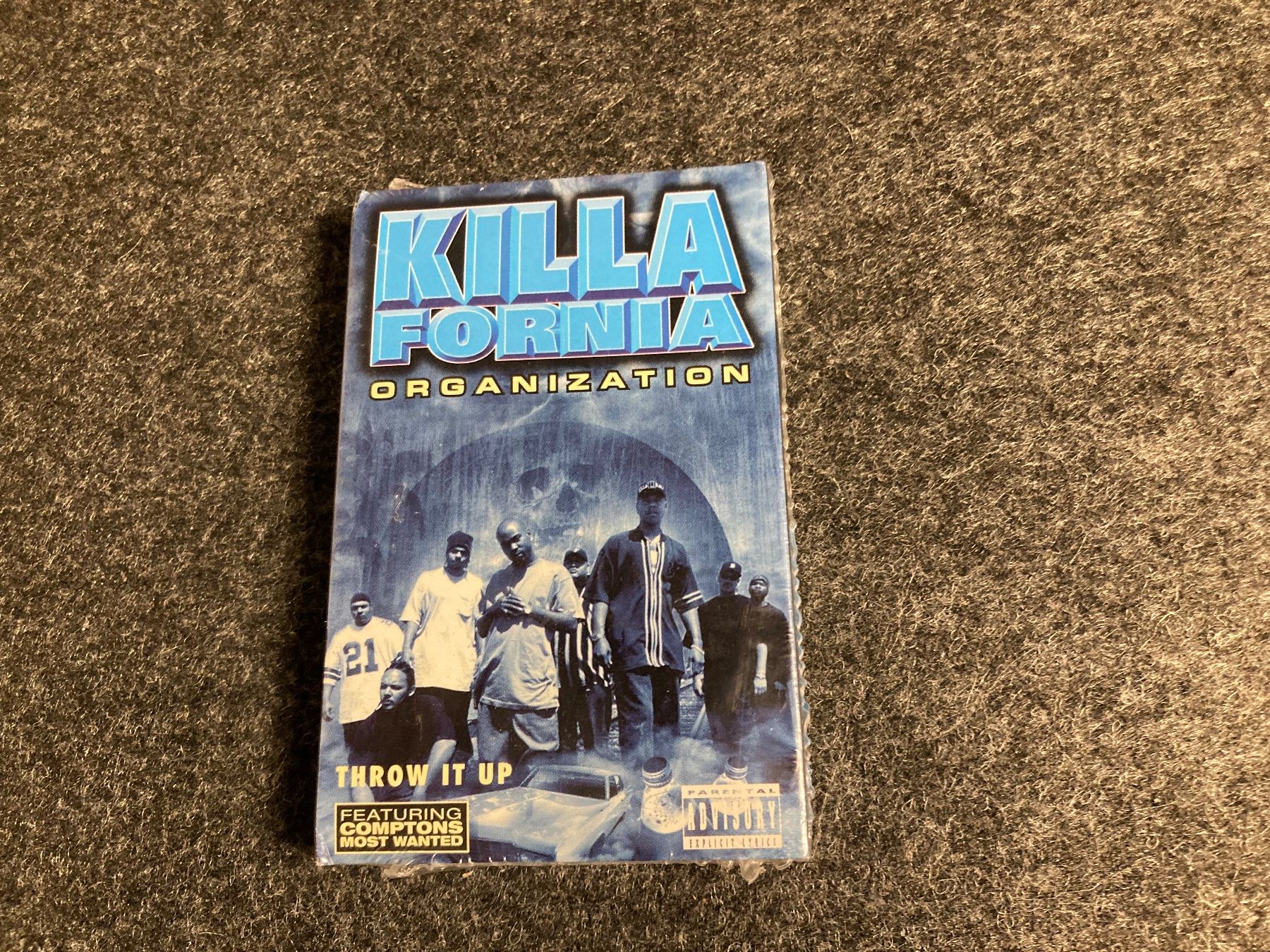Musicassette: Killafornia Organization - Throw It Up (MC) – Nuovo e nell'imballaggio originale da Fribourg venduto da Karushi