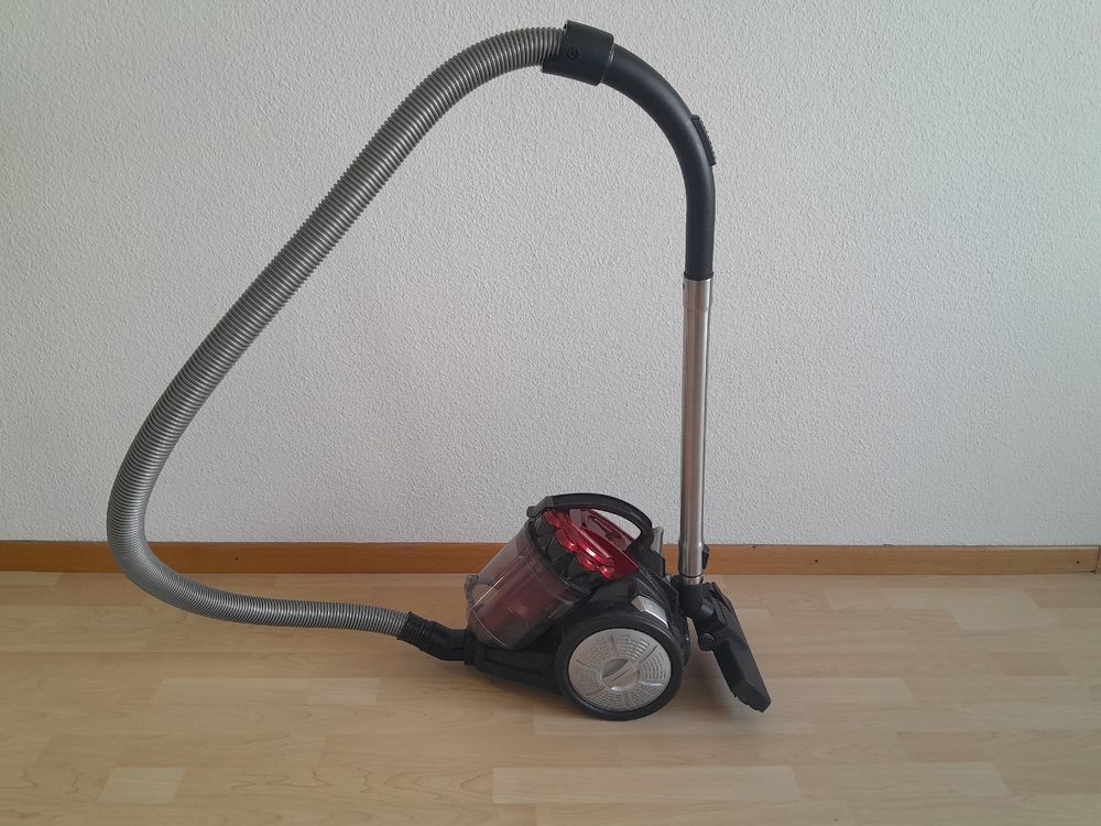 Ohmex Vacuum Cleaner, Bagless, Red (Gebraucht) in Zürich für CHF - Main Image