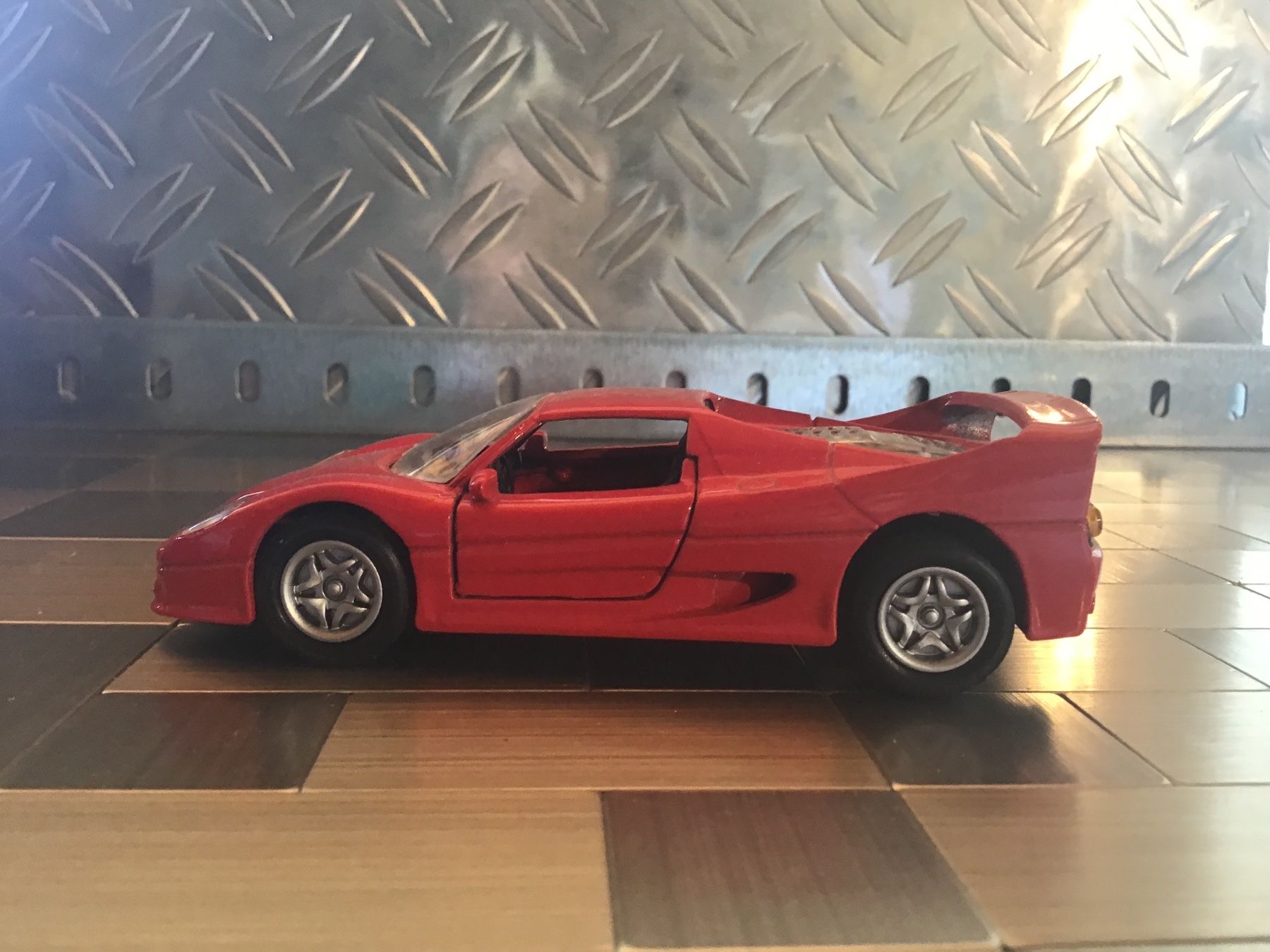 Ferrari Modellini d'auto: COLLEZIONE FERRARI F50 – Usato da Männedorf venduto da Spezial-Modelle